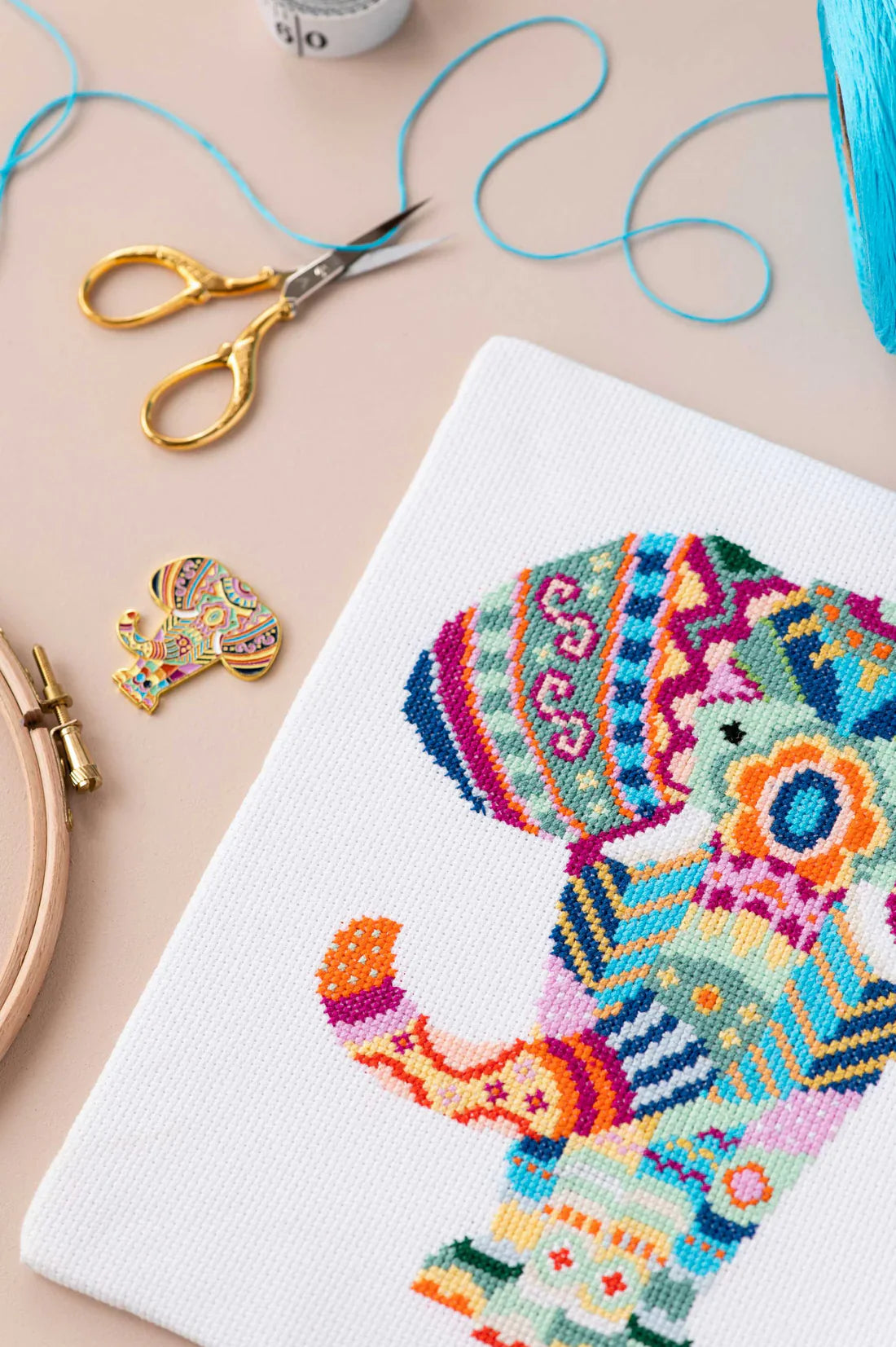 Kit point de croix Eléphant effet mandala | Prêt à broder